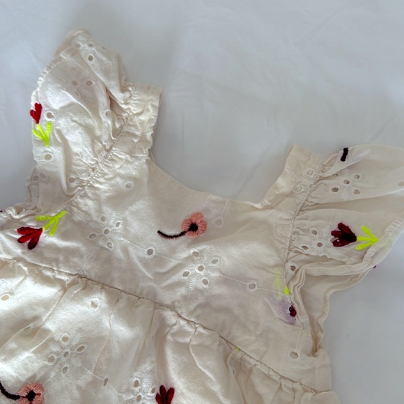 Zara Kids Size 3-4 years Cream Short sleeve Embroidered Top with floral print - Picture 2 of 5